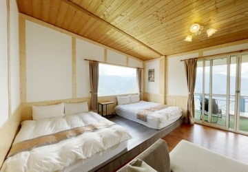 Fon Chin Homestay-Quad Room(Mountain View Balcony independent surface)